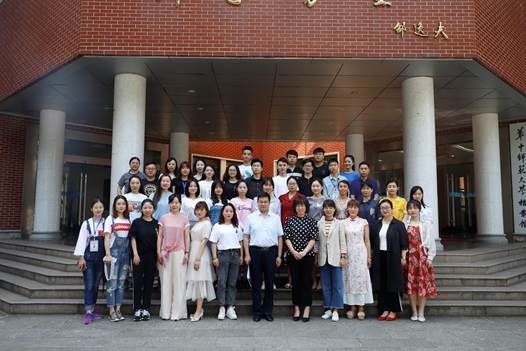 学历教育:拥抱知识的无尽海洋